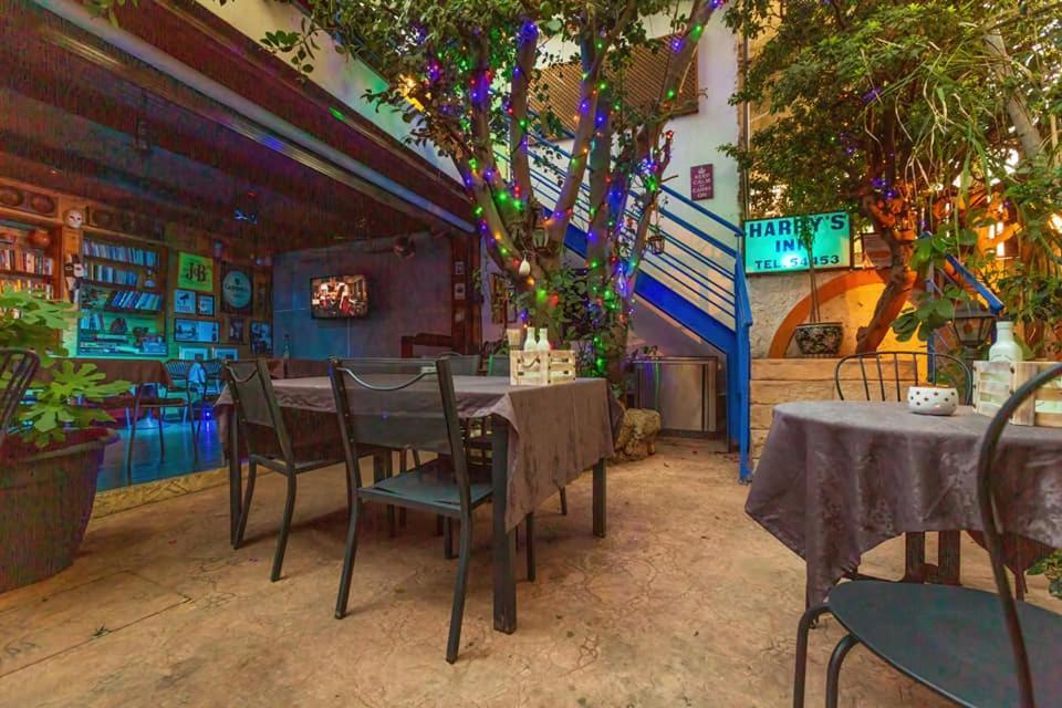 Harrys Inn Guesthouse Larnaka Exterior foto
