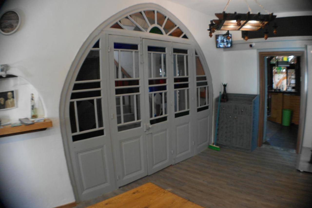 Harrys Inn Guesthouse Larnaka Exterior foto