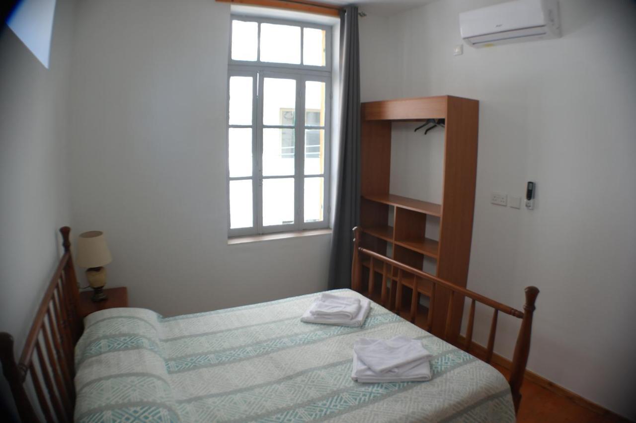 Harrys Inn Guesthouse Larnaka Exterior foto